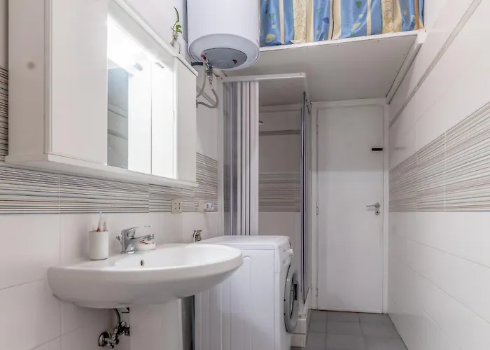 Bianca Flat - Tiburtina Train Station & Wi-fi Appartement